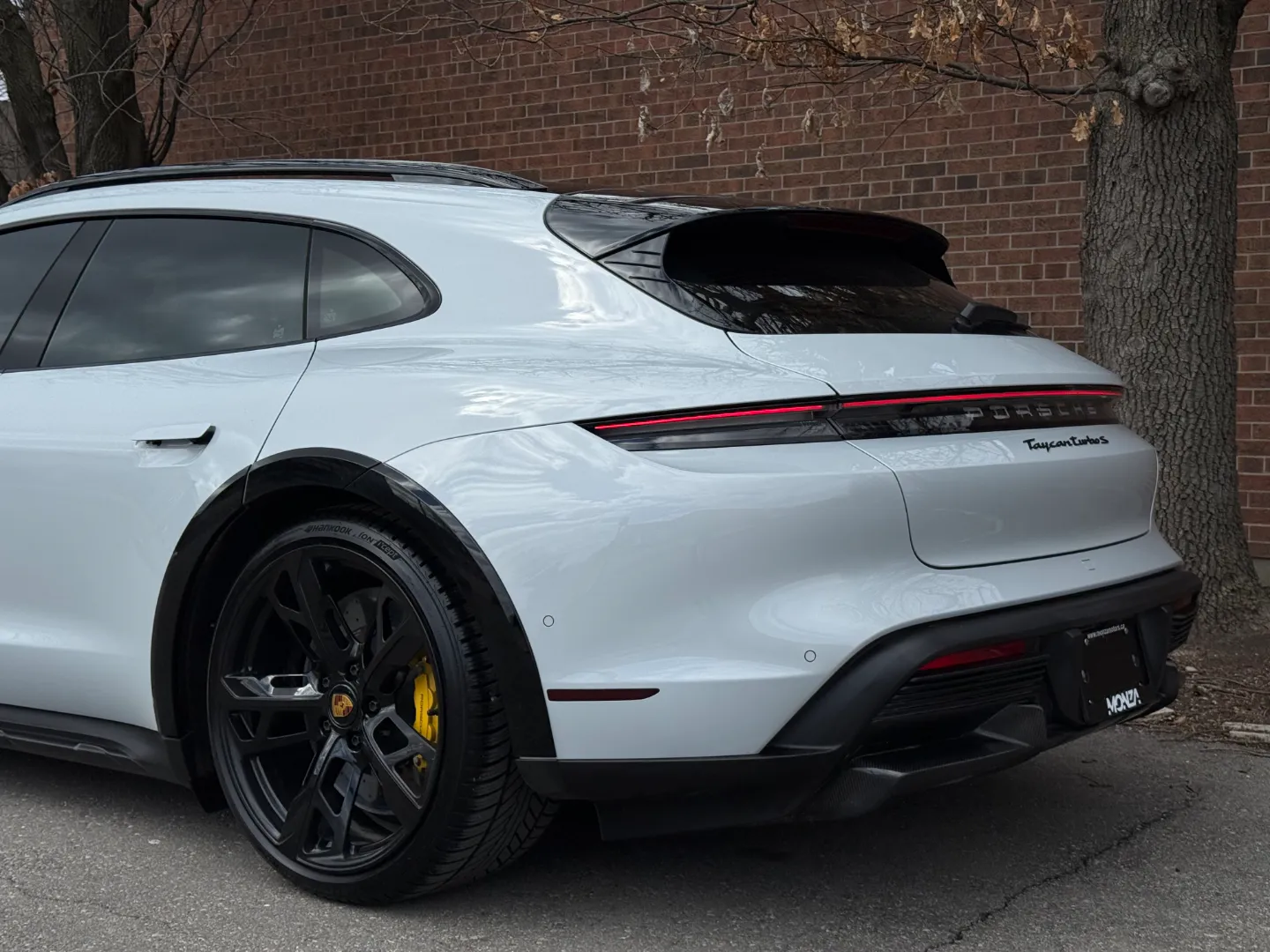 Porsche Taycan Turbo S Cross Turismo  — photo 24