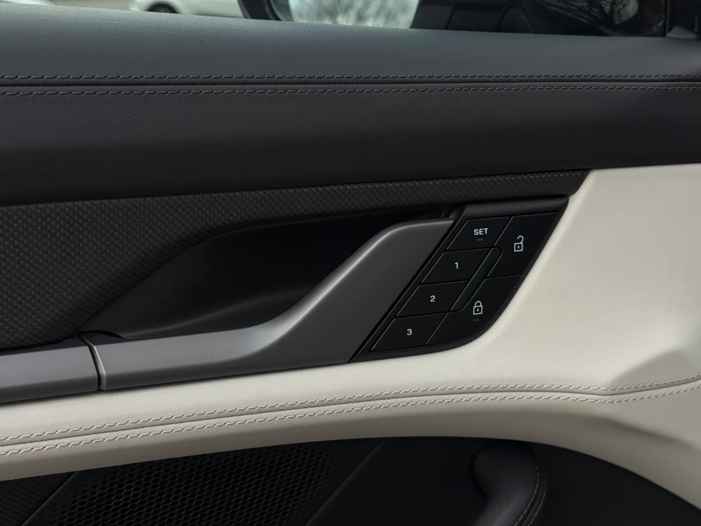 Porsche Taycan Turbo S Cross Turismo  — photo 41