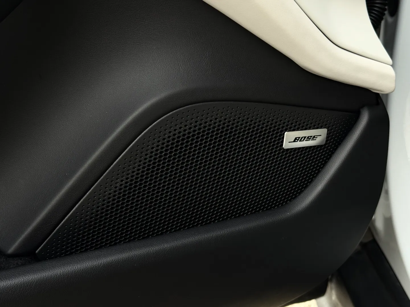 Porsche Taycan Turbo S Cross Turismo  — photo 44