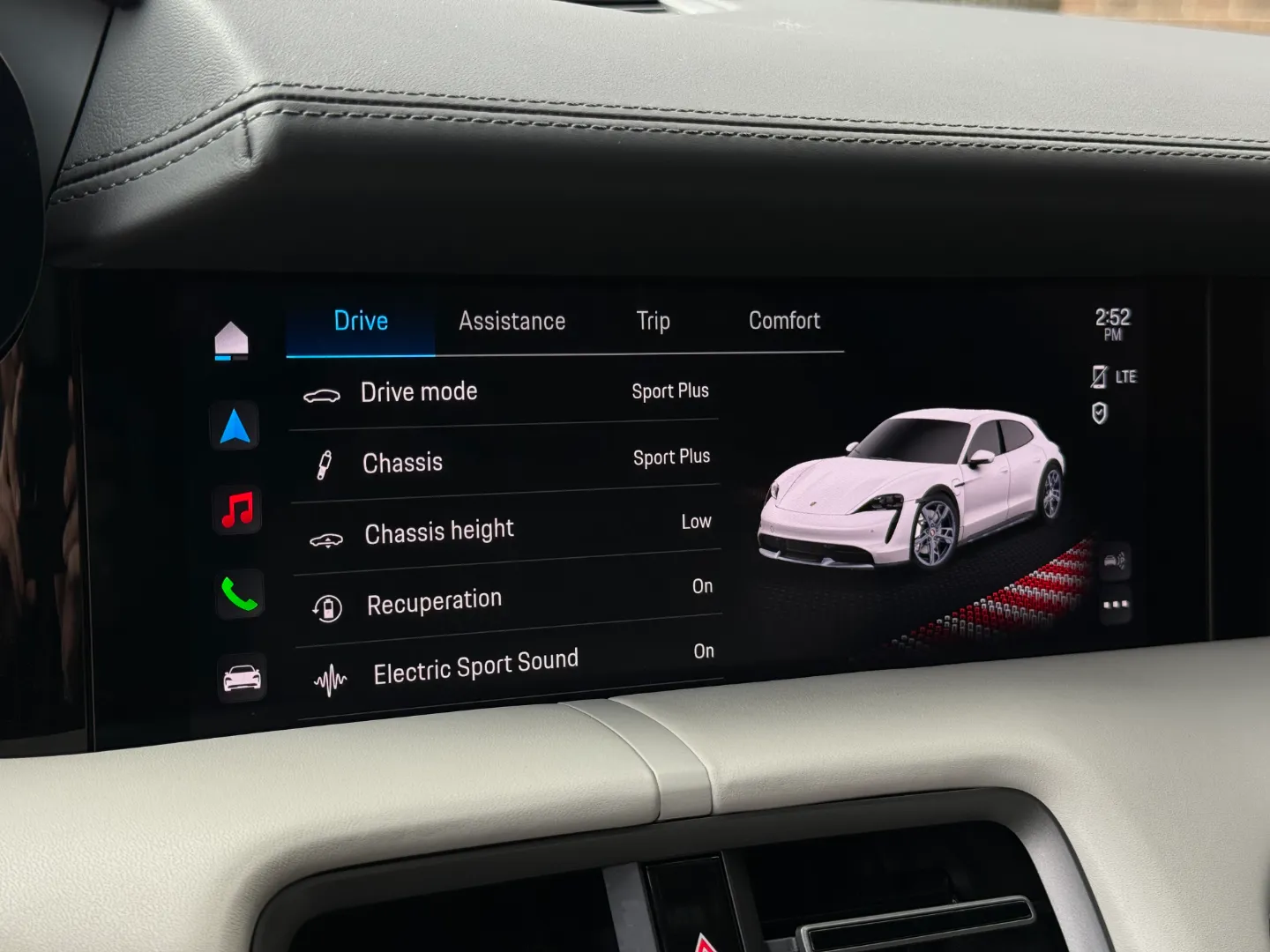 Porsche Taycan Turbo S Cross Turismo  — photo 52
