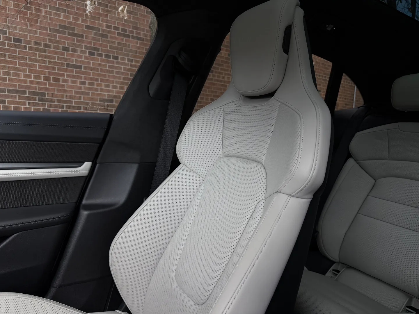 Porsche Taycan Turbo S Cross Turismo  — photo 60
