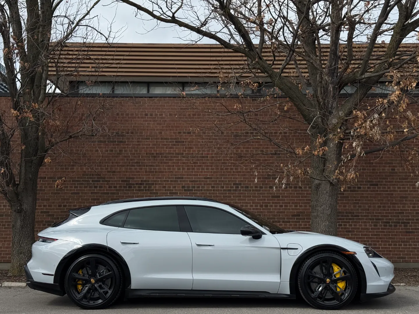 Porsche Taycan Turbo S Cross Turismo  — photo 77