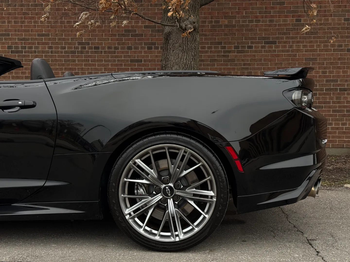 Chevrolet Camaro ZL1 Convertible 6 Speed Manual — photo 14