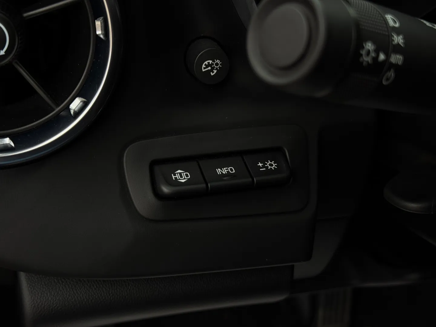 Chevrolet Camaro ZL1 Convertible 6 Speed Manual — photo 86