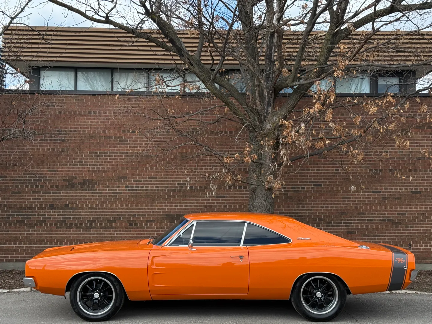 Dodge Charger Restomod R/T Tribute 4 Speed Manual — photo 9