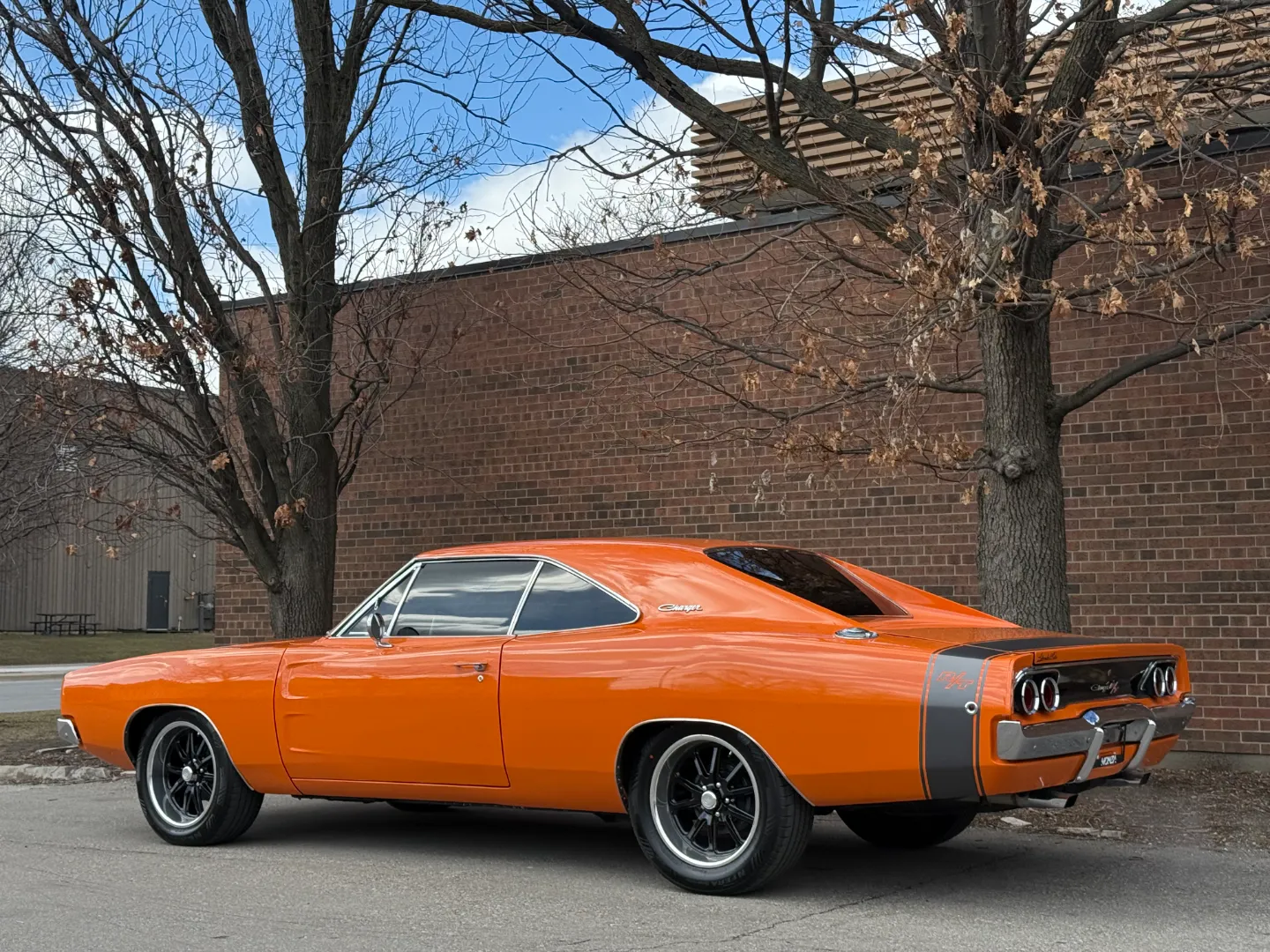 Dodge Charger Restomod R/T Tribute 4 Speed Manual — photo 23