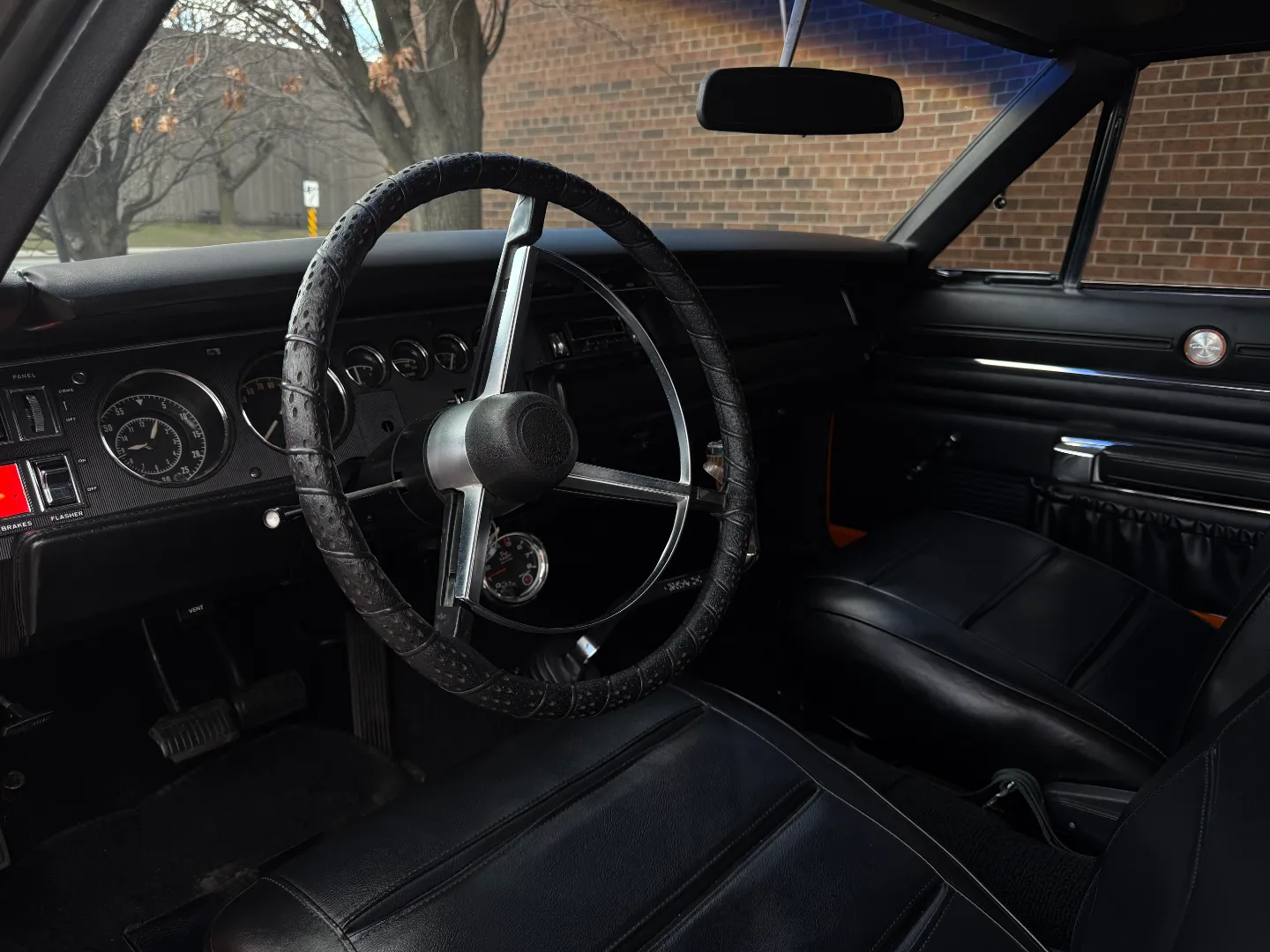 Dodge Charger Restomod R/T Tribute 4 Speed Manual — photo 35