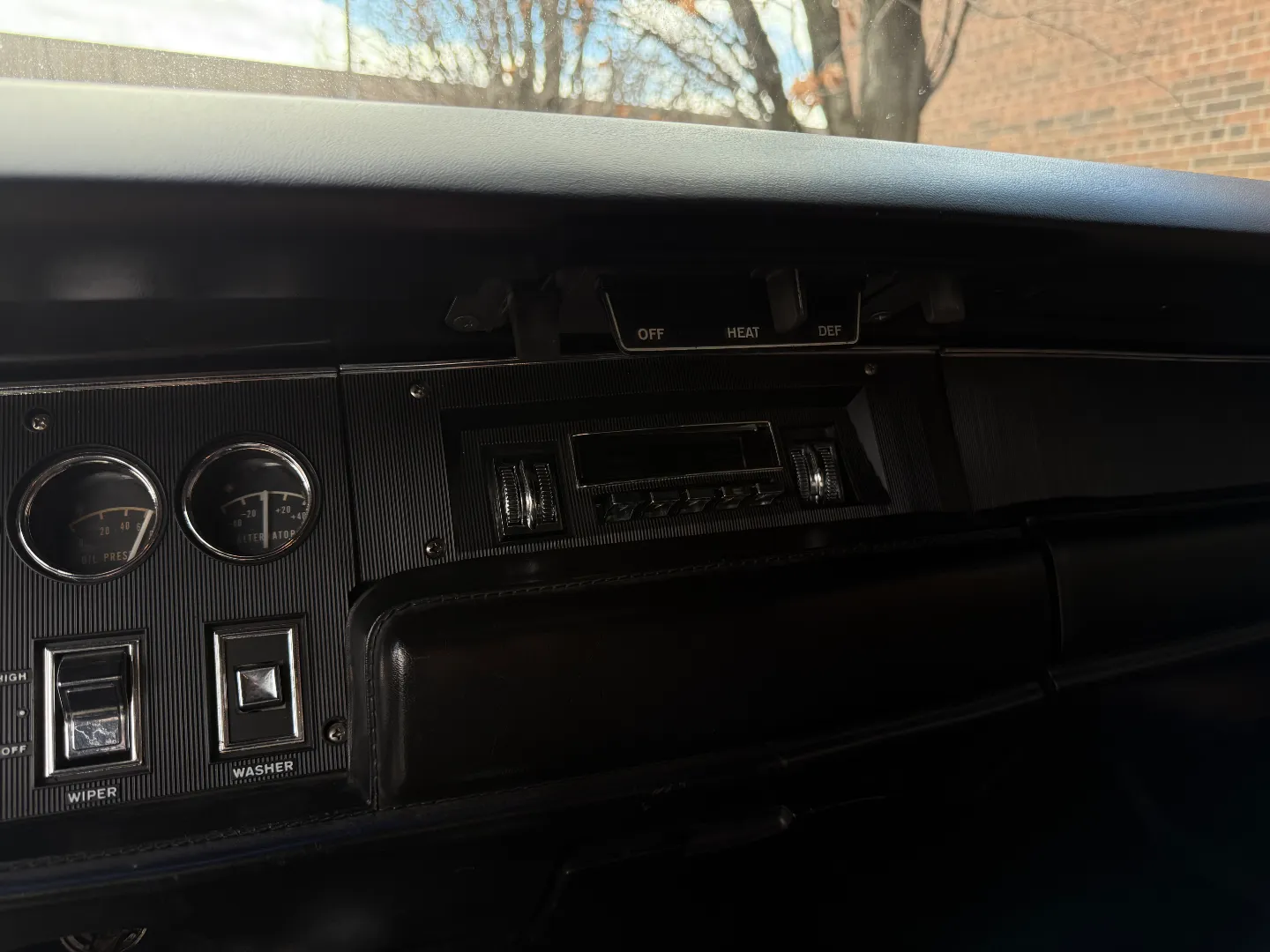 Dodge Charger Restomod R/T Tribute 4 Speed Manual — photo 44