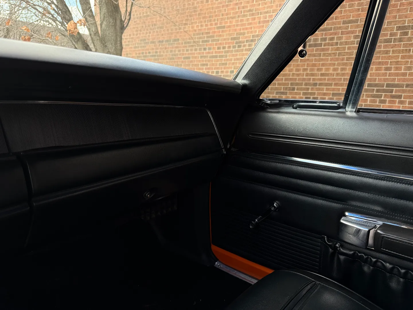 Dodge Charger Restomod R/T Tribute 4 Speed Manual — photo 45