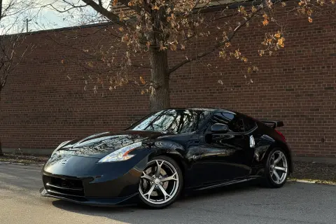 Cover image of 2011 NISSAN 370Z