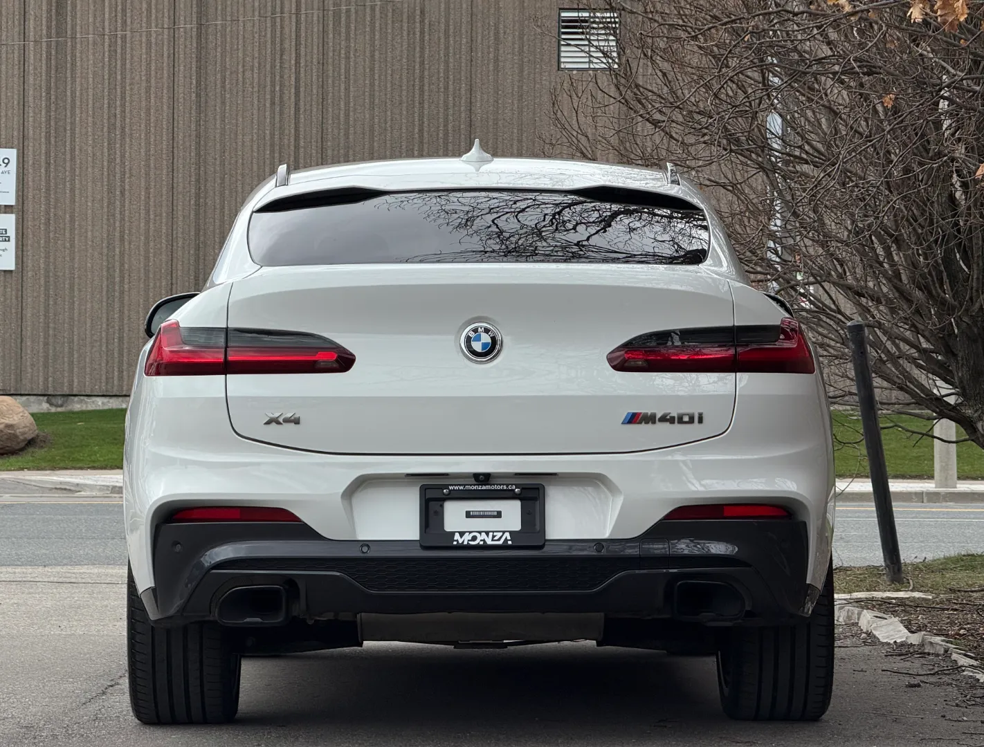 BMW X4 M40i  — photo 23