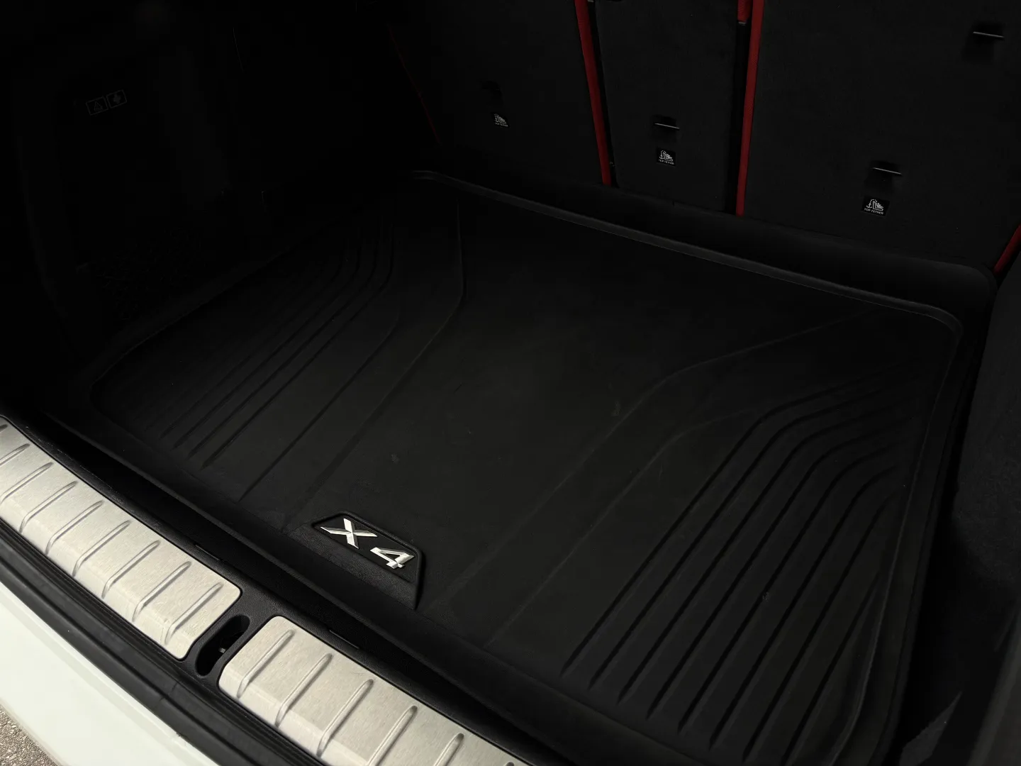 BMW X4 M40i  — photo 29
