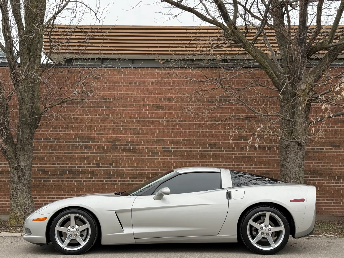 Chevrolet Corvette Z51 Performance Package 6MT Coupe — photo 11