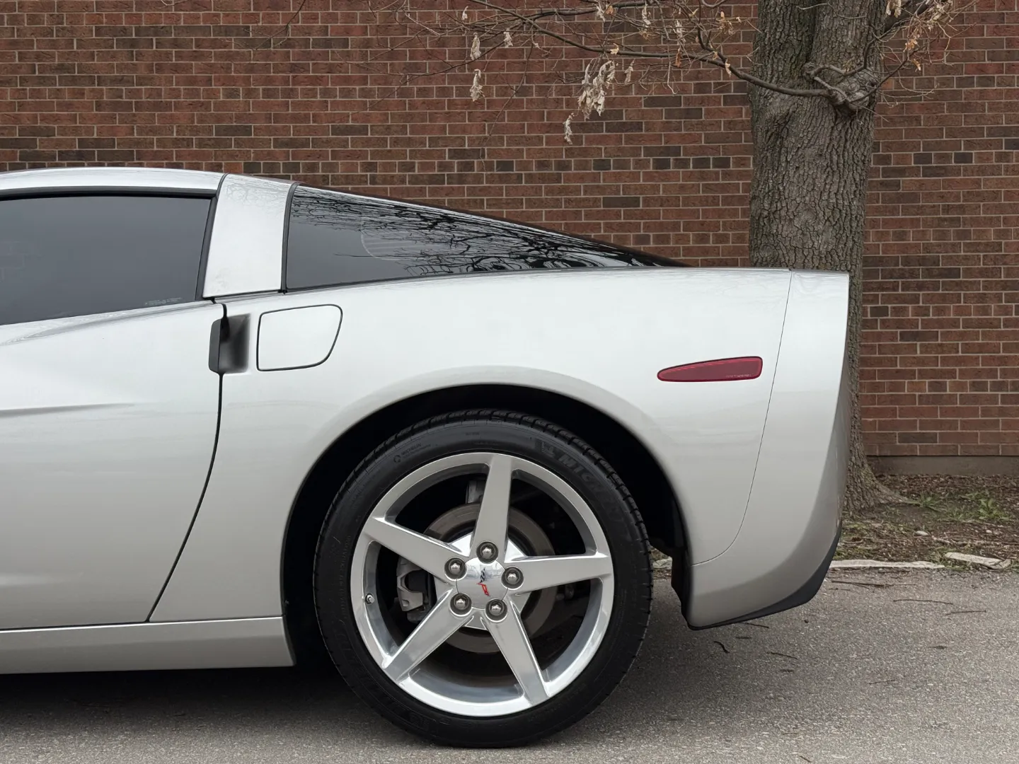 Chevrolet Corvette Z51 Performance Package 6MT Coupe — photo 13