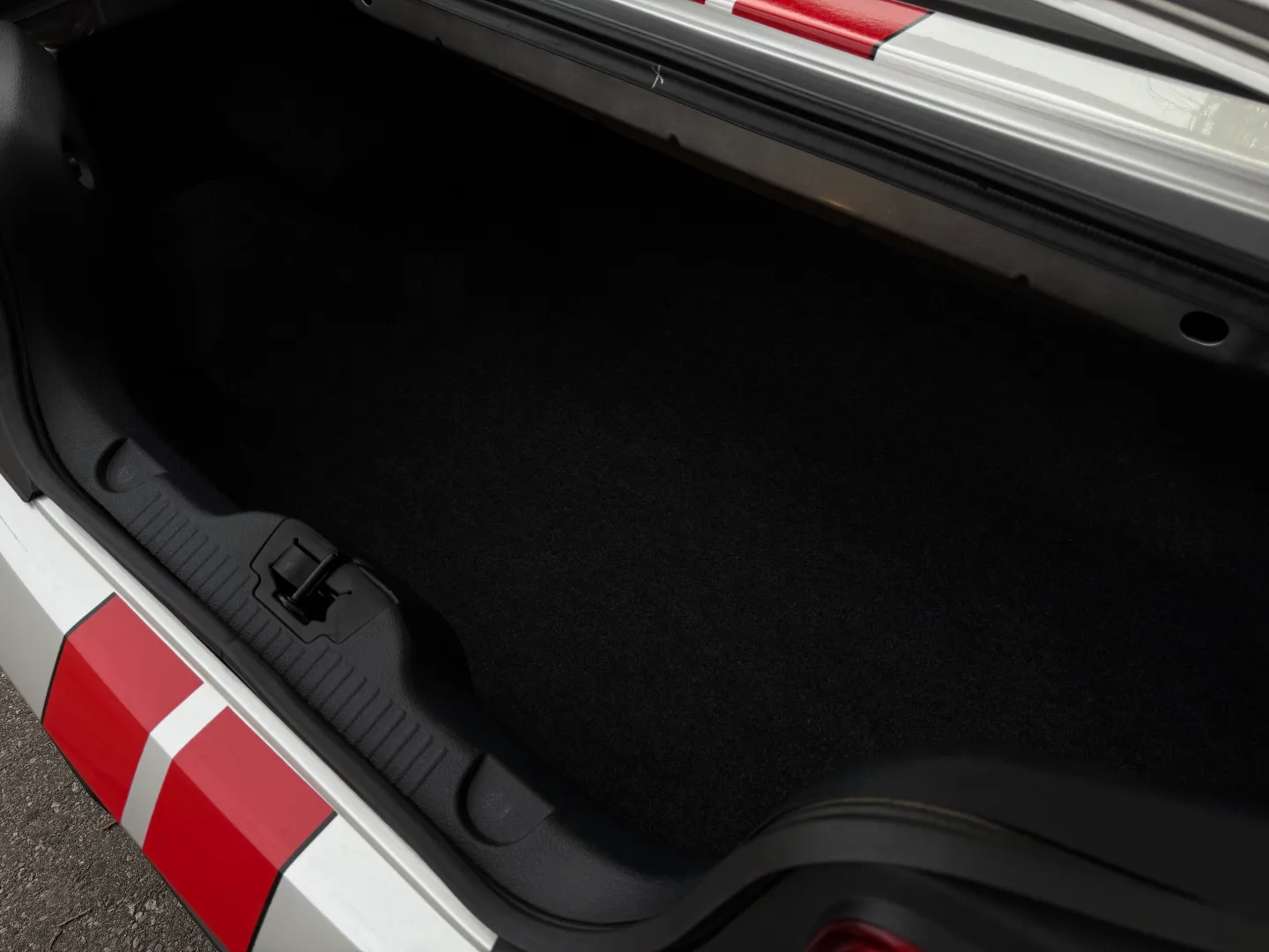 Ford Mustang Shelby GT500 6 Speed Manual Convertible — photo 43
