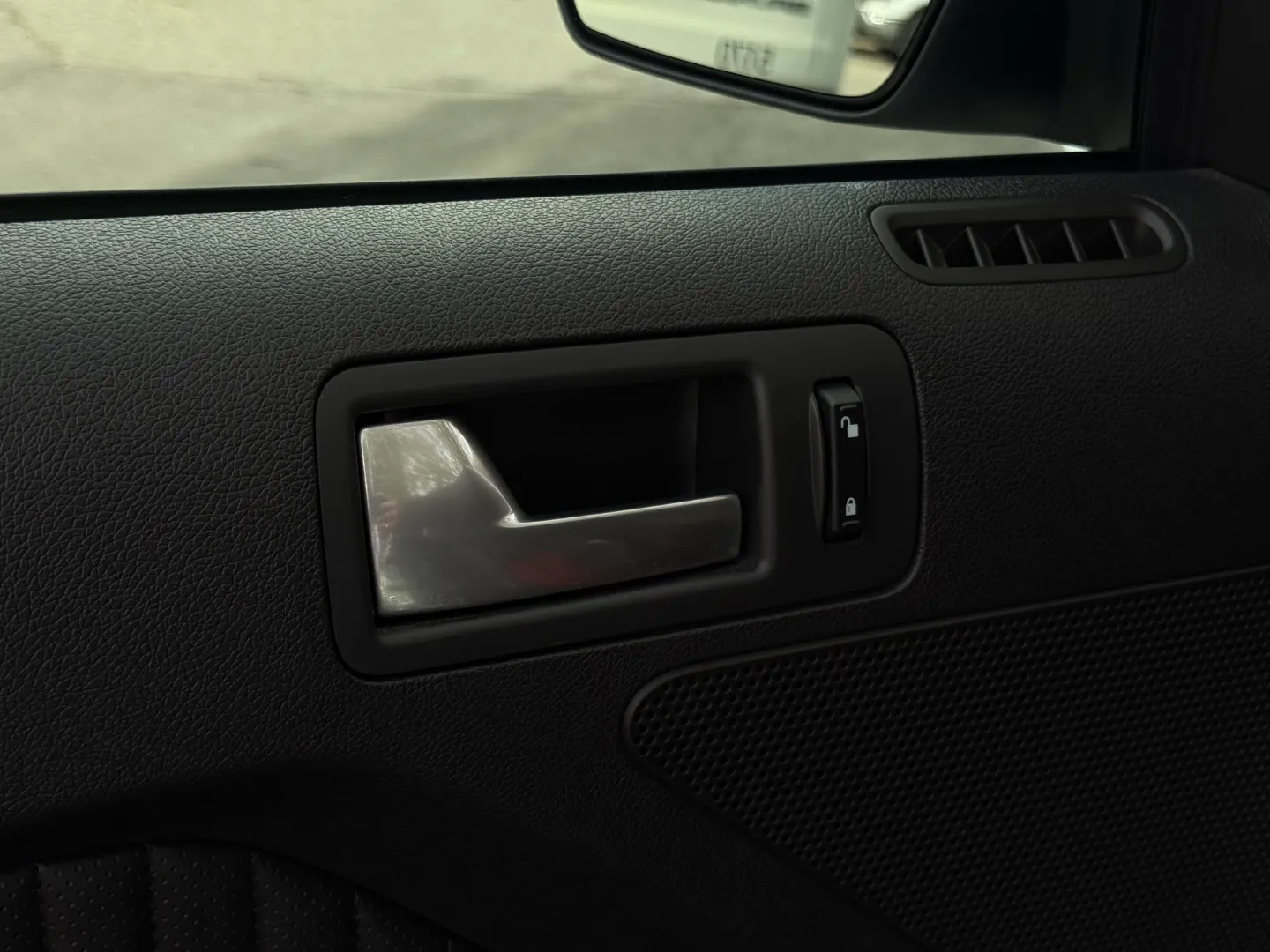 Ford Mustang Shelby GT500 6 Speed Manual Convertible — photo 57