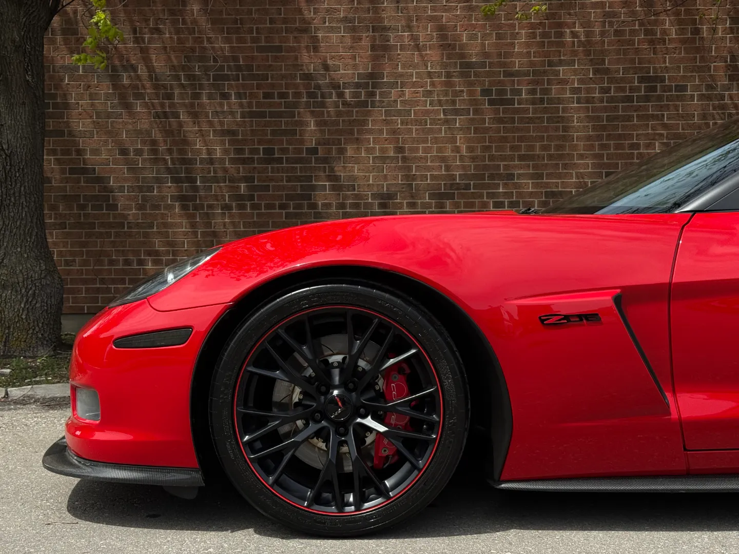 Chevrolet Corvette Z06 — photo 13