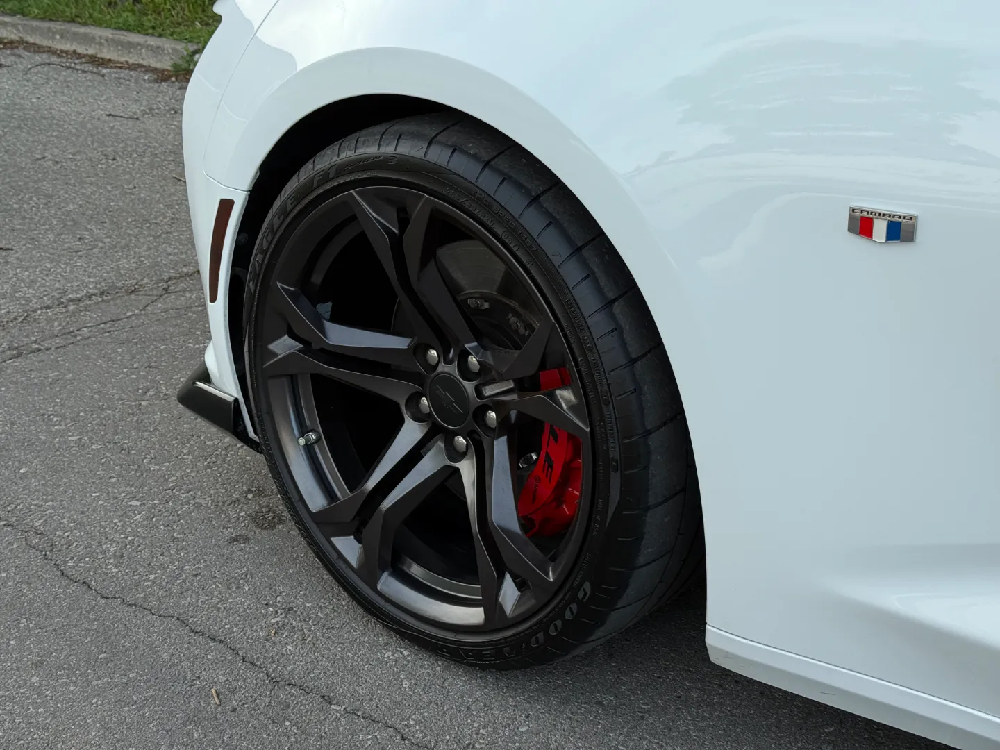 Chevrolet Camaro SS 2SS 1LE Performance Package — photo 15