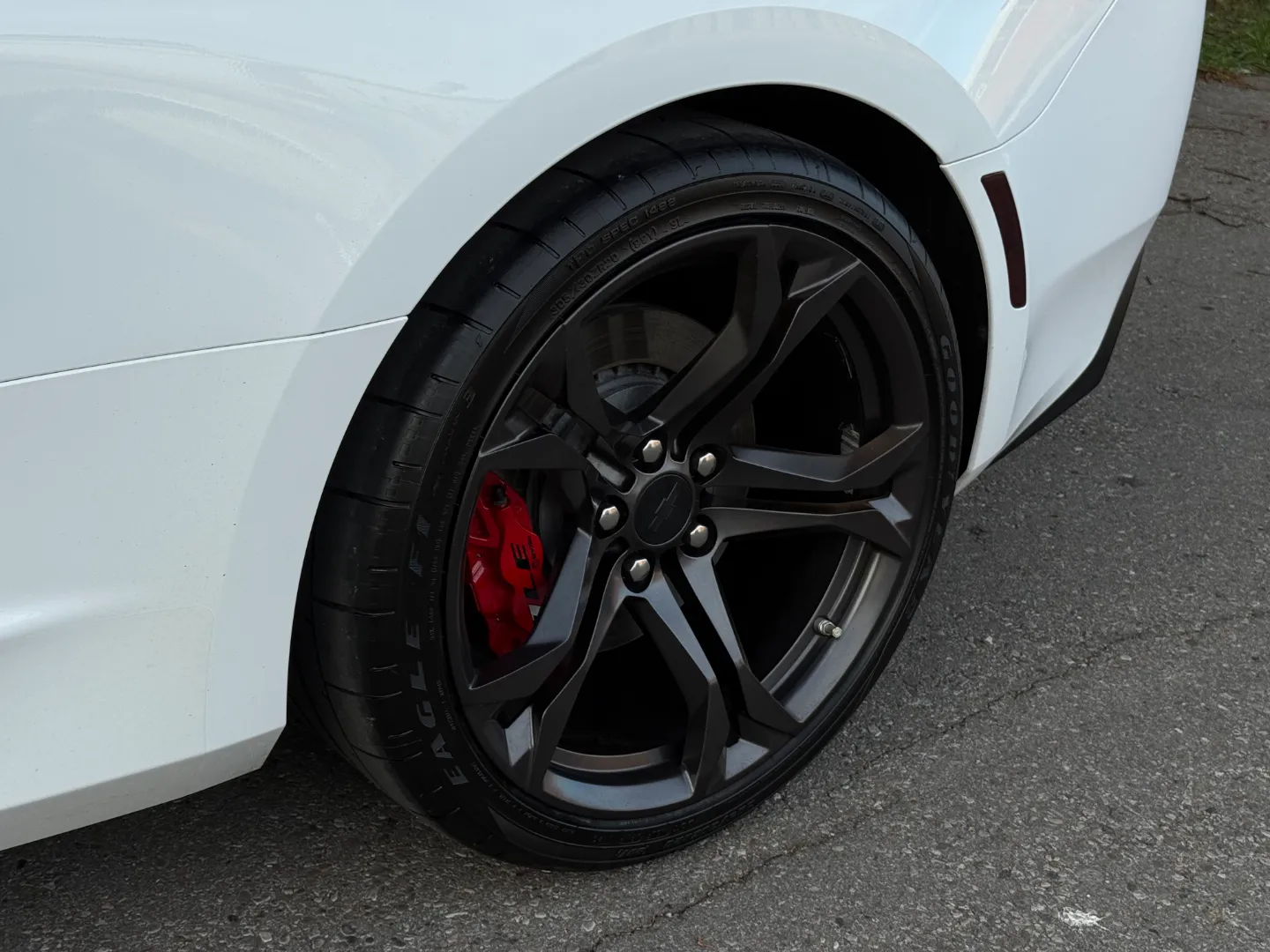 Chevrolet Camaro SS 2SS 1LE Performance Package — photo 16