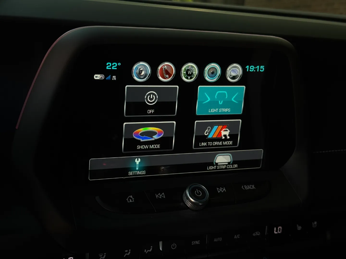 Chevrolet Camaro SS 2SS 1LE Performance Package — photo 61