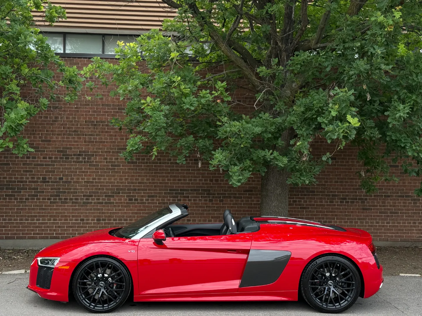 Audi R8 V10 Quattro Spyder — photo 11