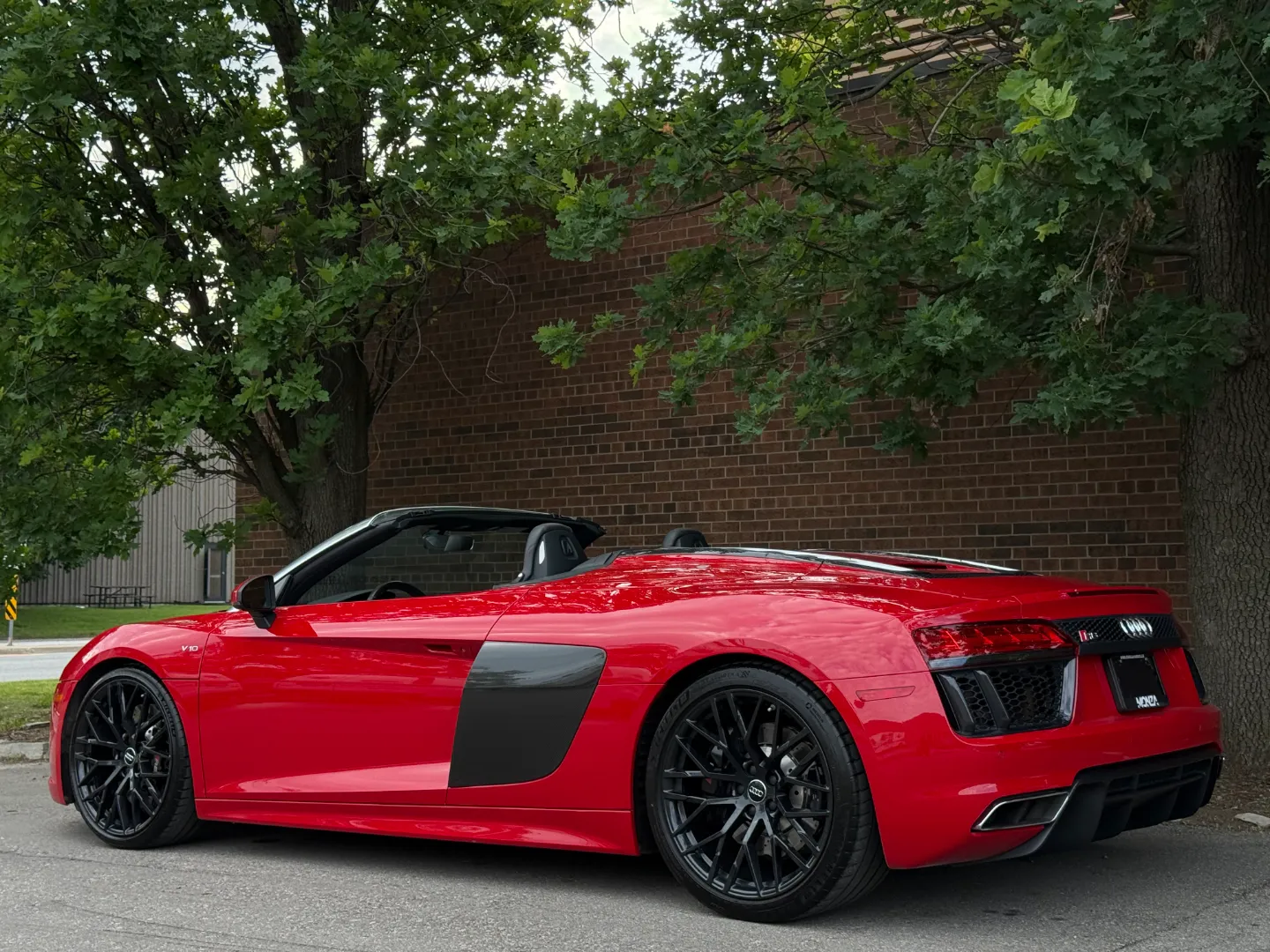Audi R8 V10 Quattro Spyder — photo 23