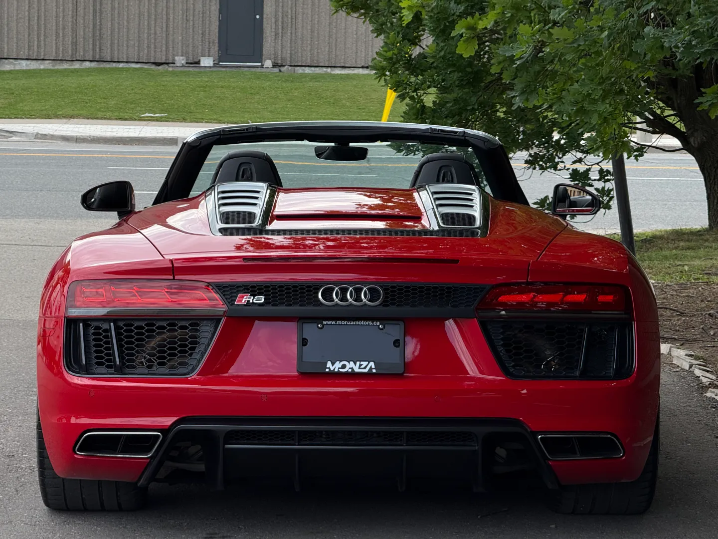 Audi R8 V10 Quattro Spyder — photo 25