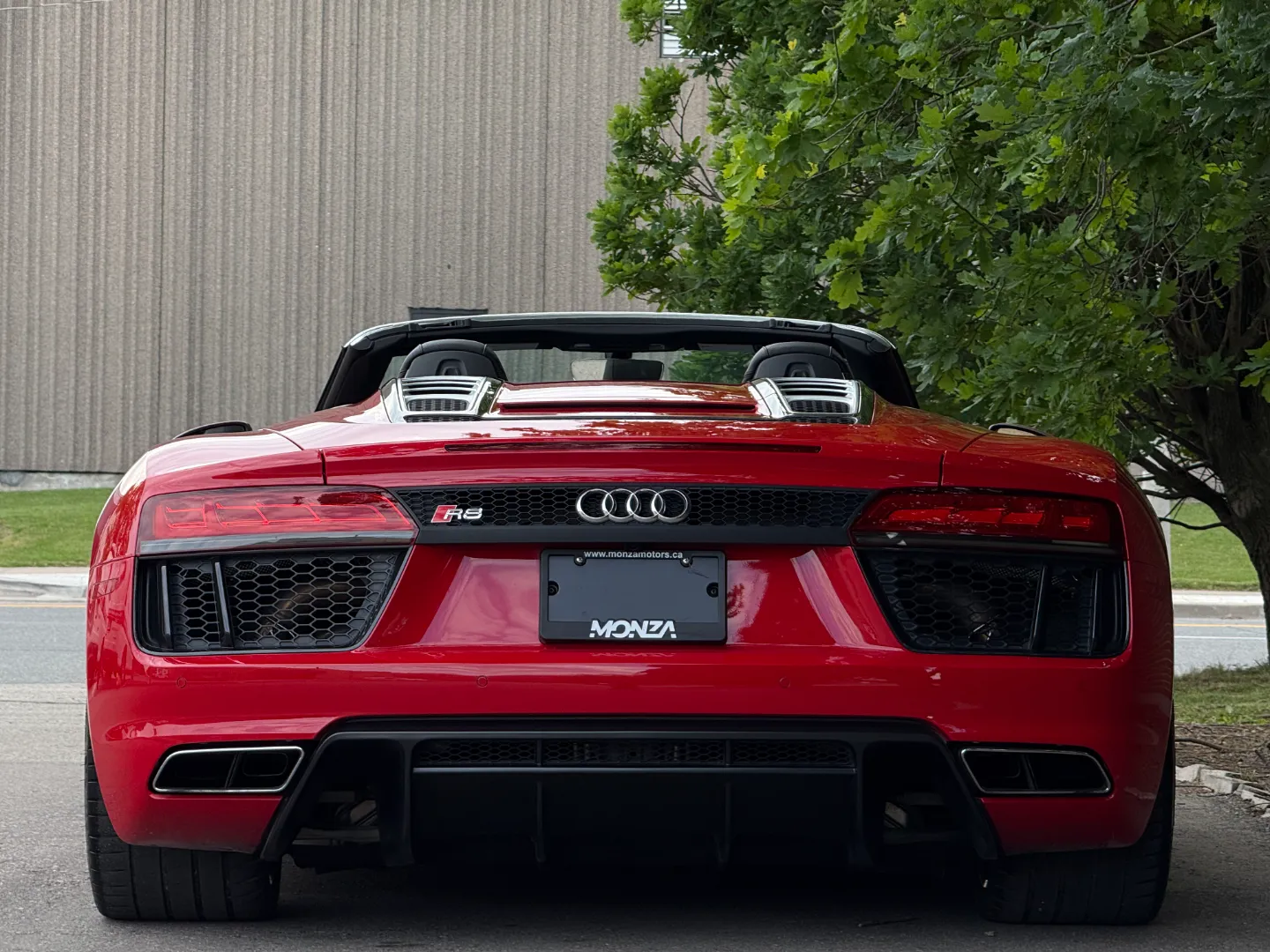 Audi R8 V10 Quattro Spyder — photo 26