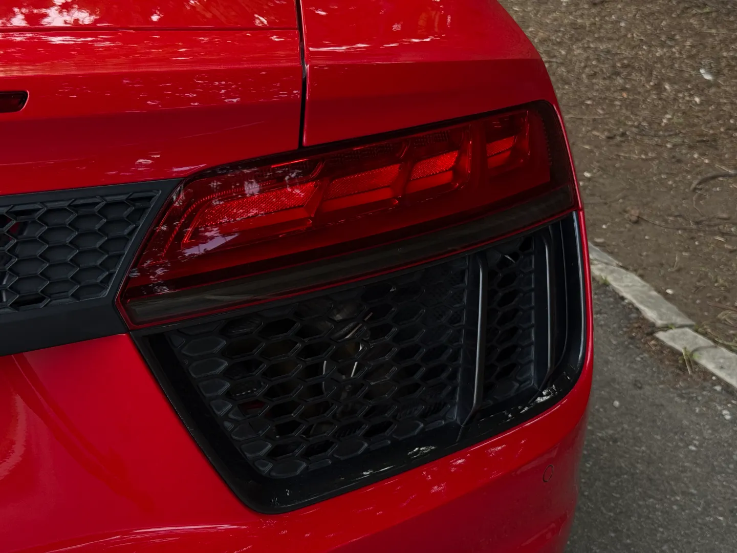 Audi R8 V10 Quattro Spyder — photo 28