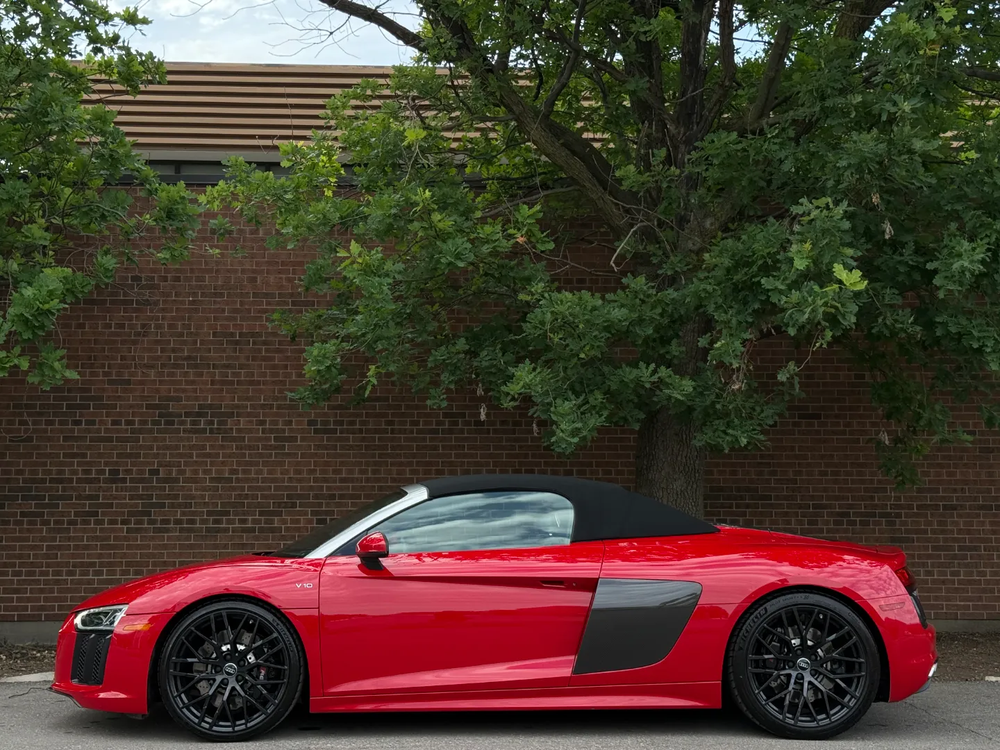 Audi R8 V10 Quattro Spyder — photo 33