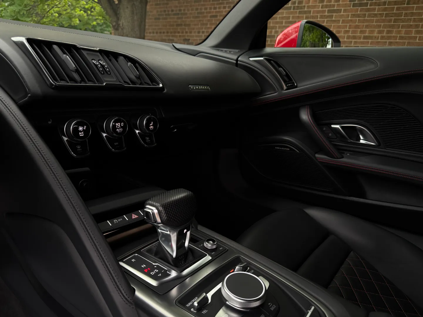 Audi R8 V10 Quattro Spyder — photo 50