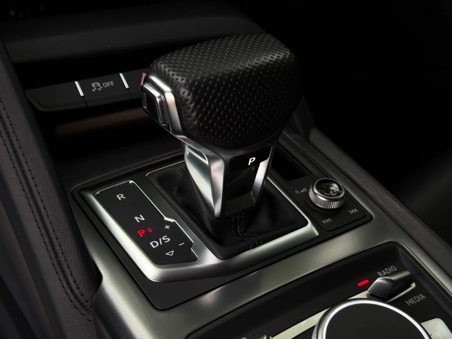Audi R8 V10 Quattro Spyder — photo 52