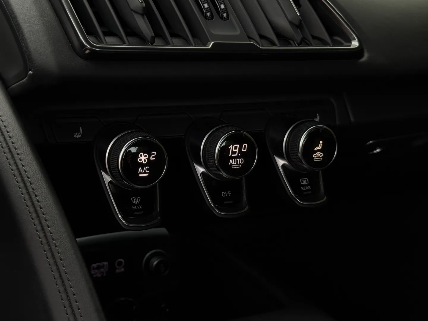 Audi R8 V10 Quattro Spyder — photo 57