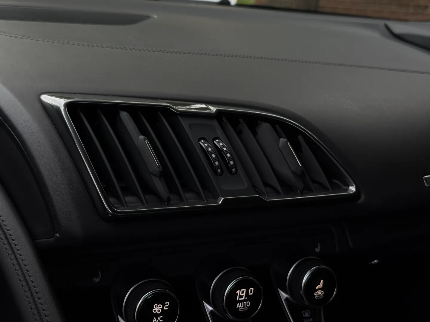 Audi R8 V10 Quattro Spyder — photo 58