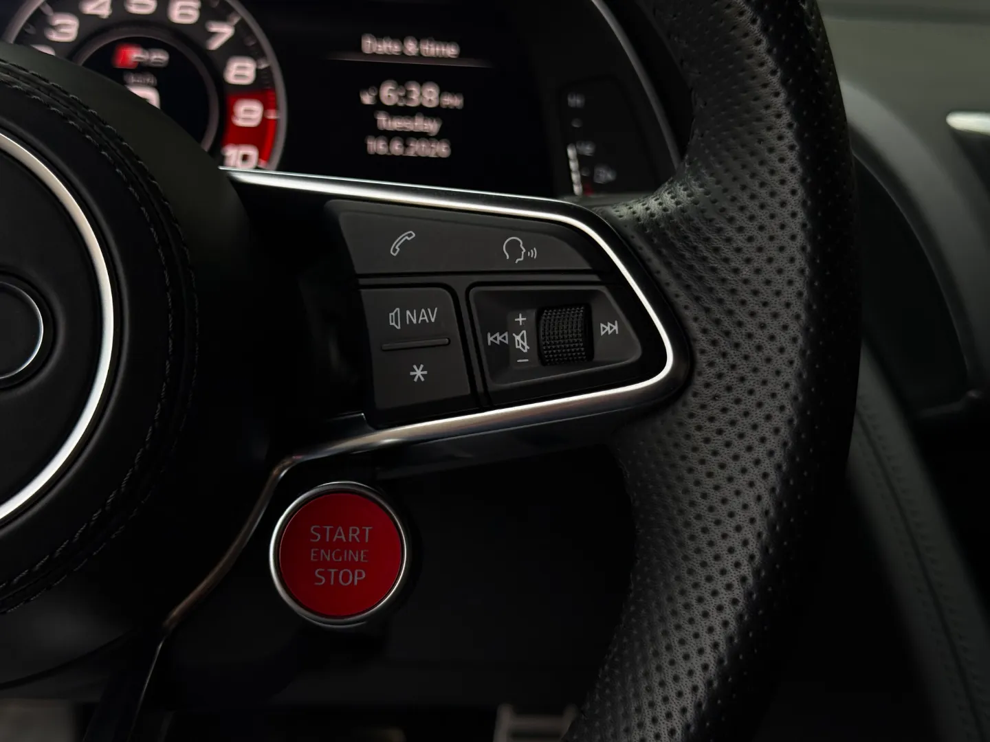 Audi R8 V10 Quattro Spyder — photo 70