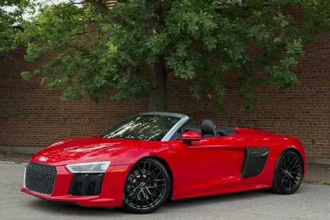 Cover image of 2017 AUDI R8