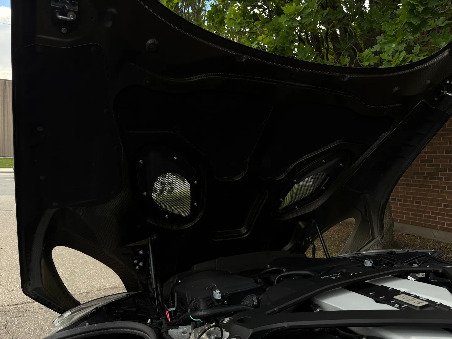 Aston Martin DBS Superleggera — photo 42