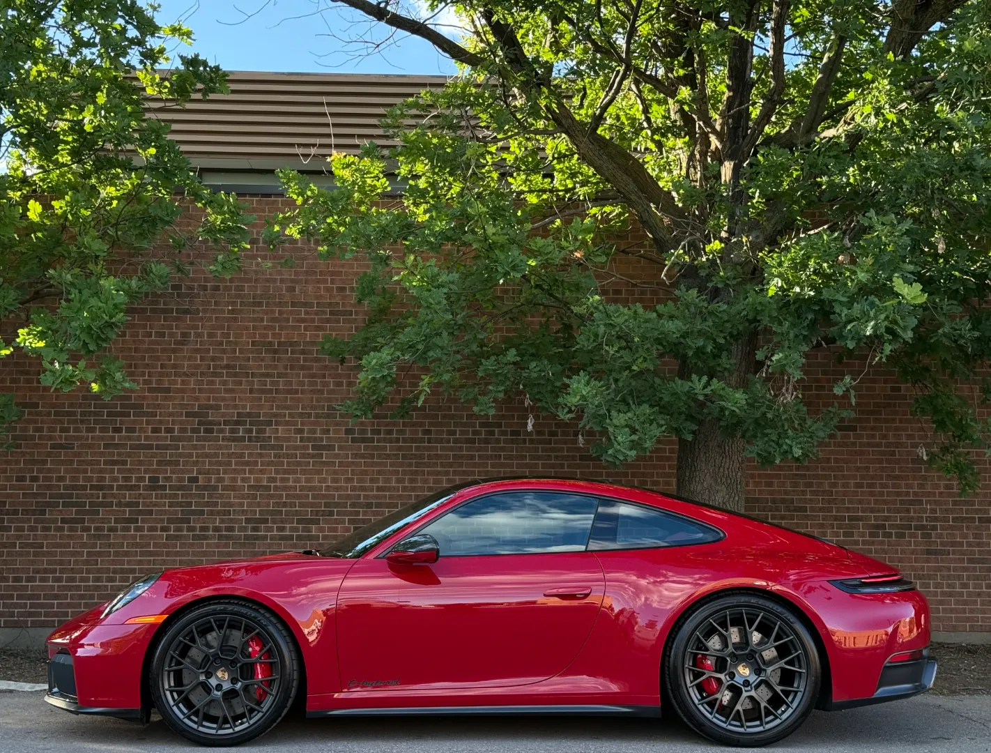 Porsche 911 Carrera 4 GTS Coupe — photo 13