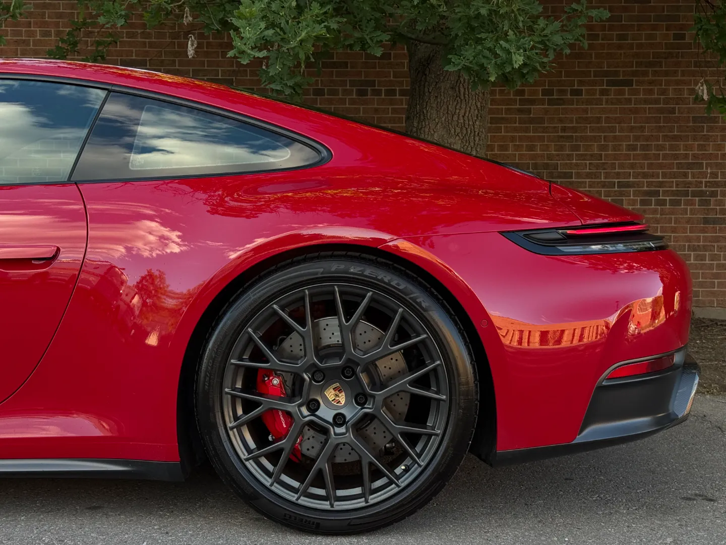 Porsche 911 Carrera 4 GTS Coupe — photo 15