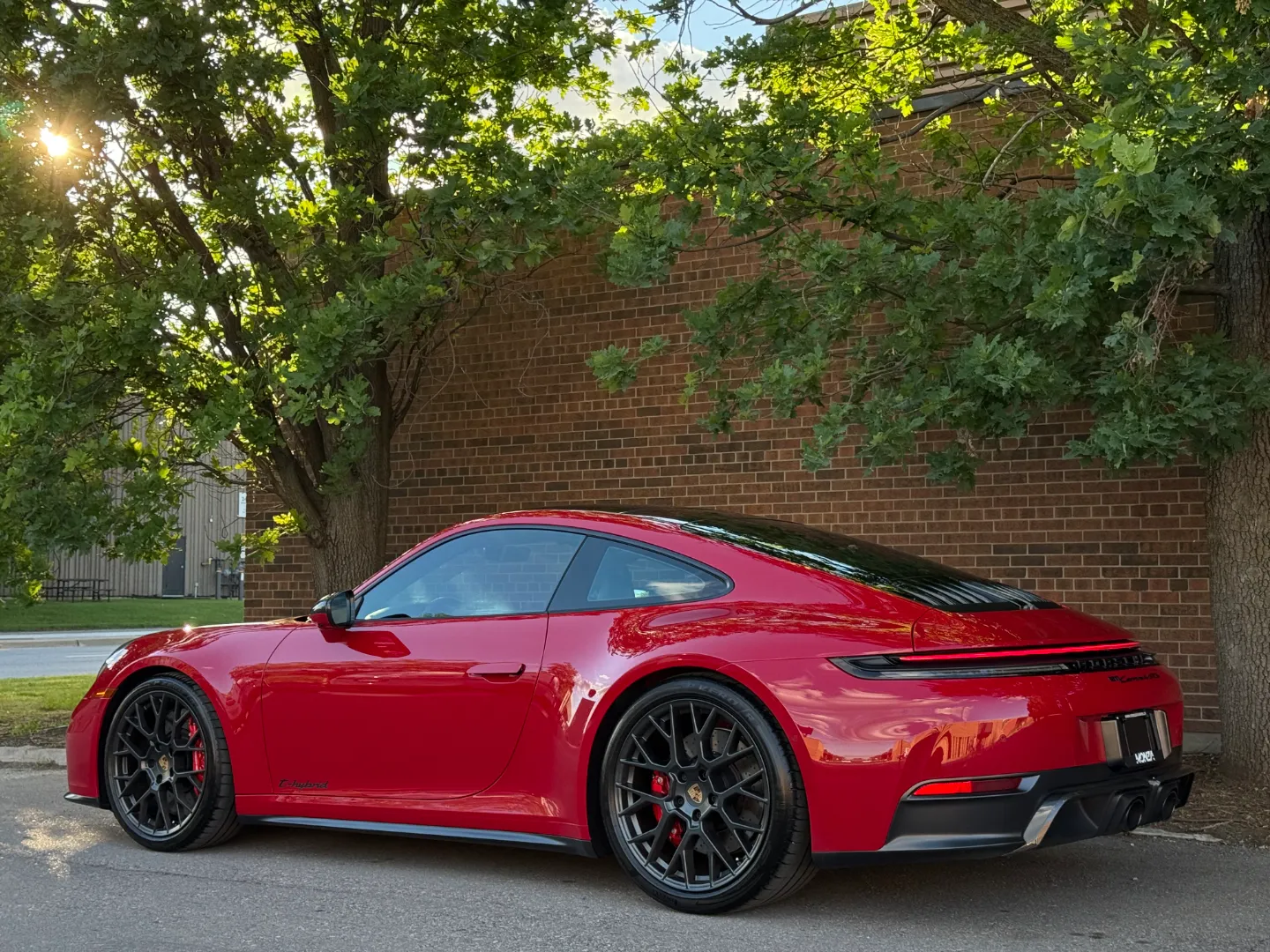 Porsche 911 Carrera 4 GTS Coupe — photo 24