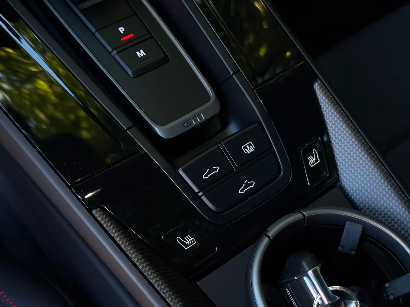 Porsche 911 Carrera 4 GTS Coupe — photo 52