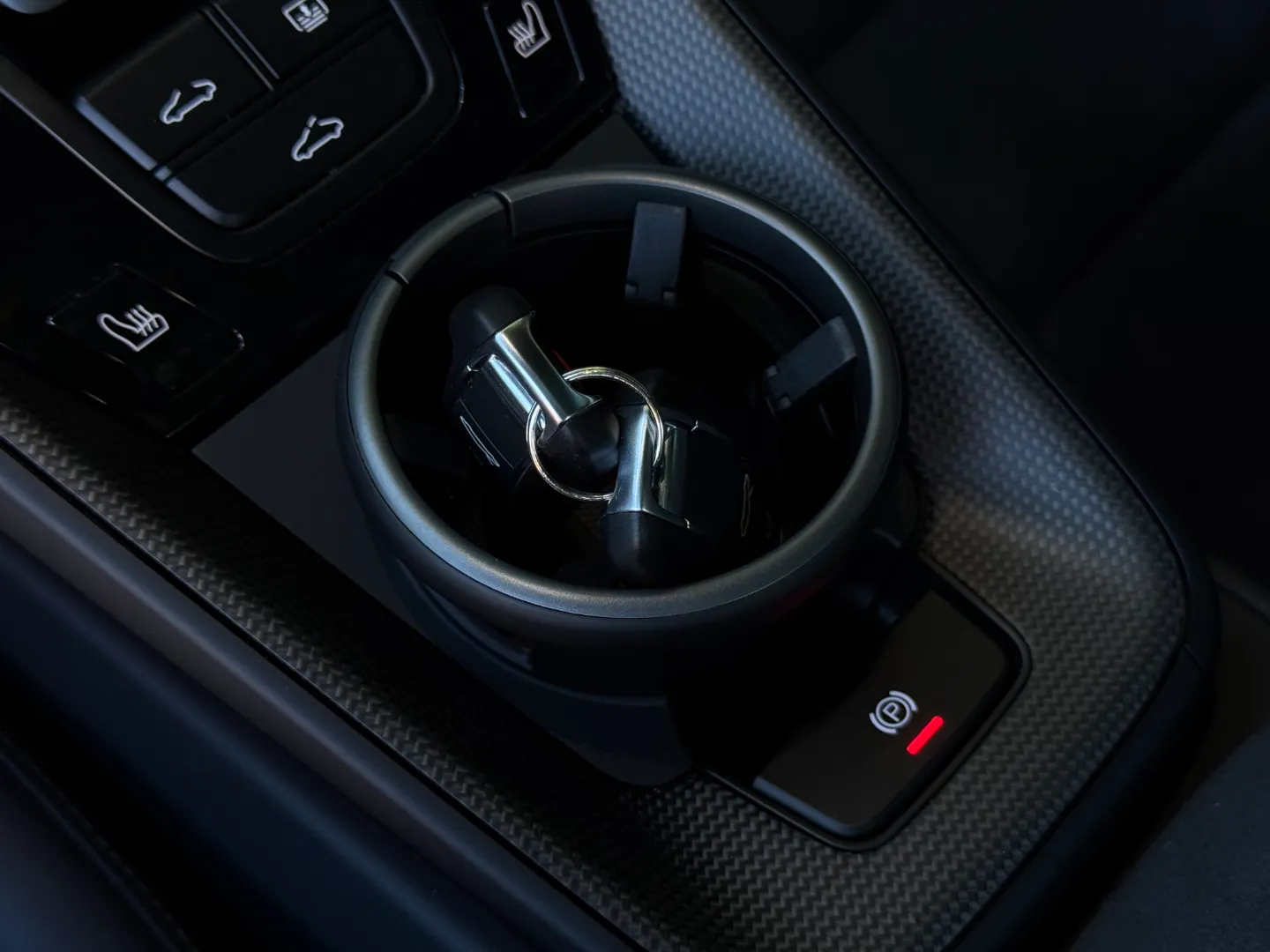 Porsche 911 Carrera 4 GTS Coupe — photo 53