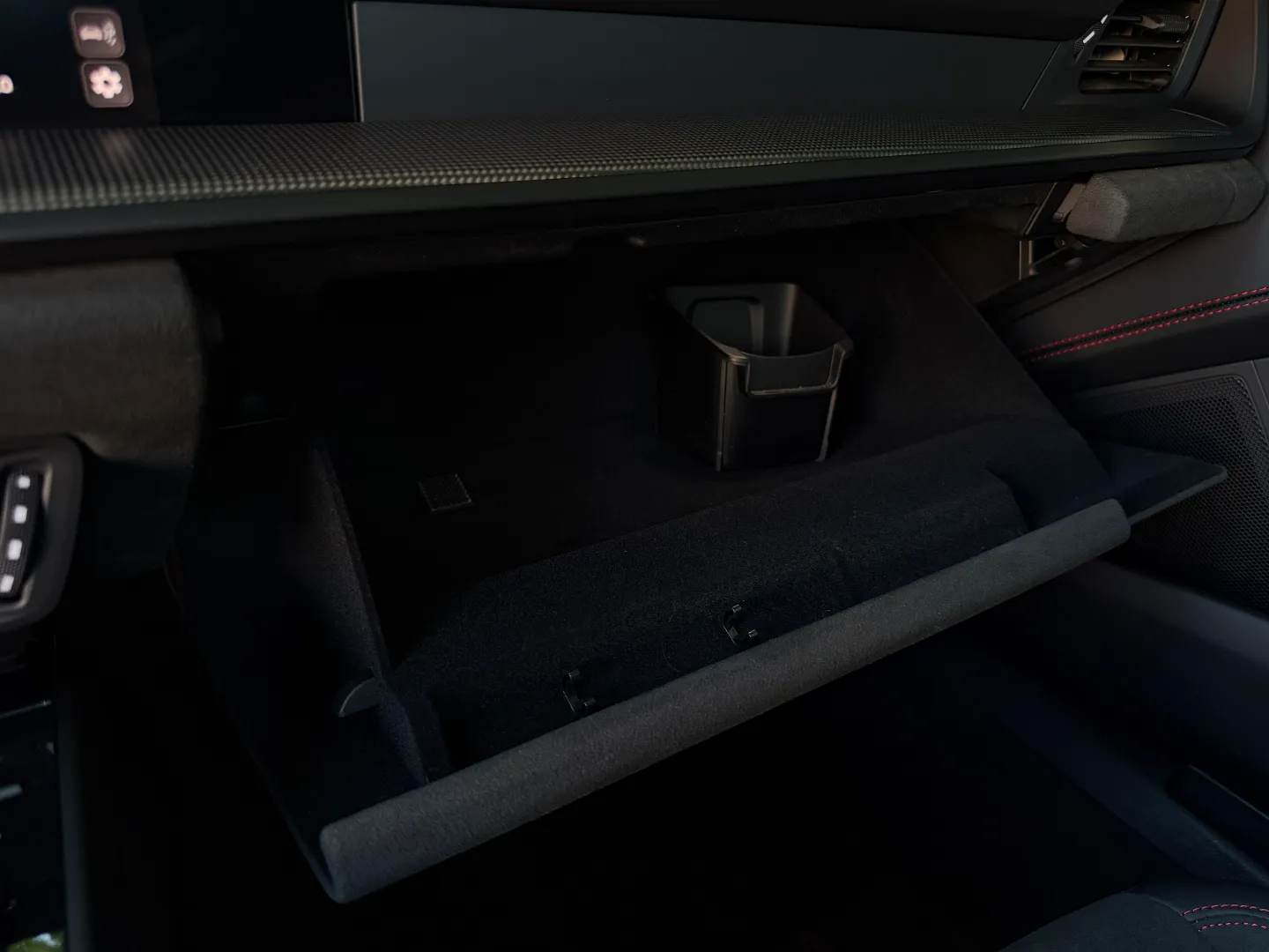 Porsche 911 Carrera 4 GTS Coupe — photo 67
