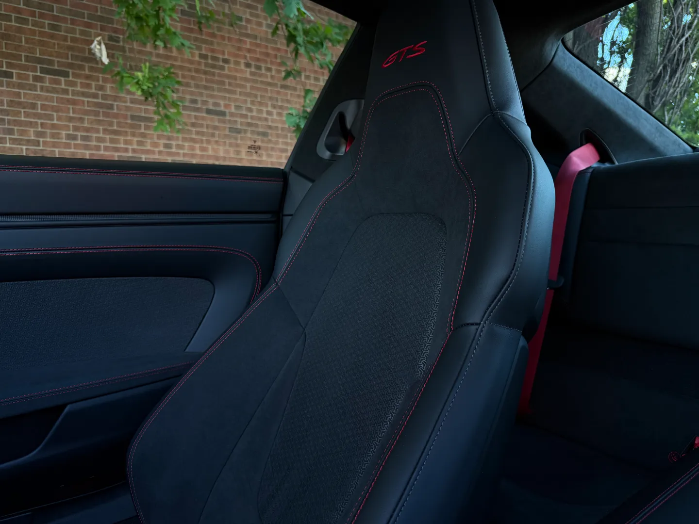 Porsche 911 Carrera 4 GTS Coupe — photo 70