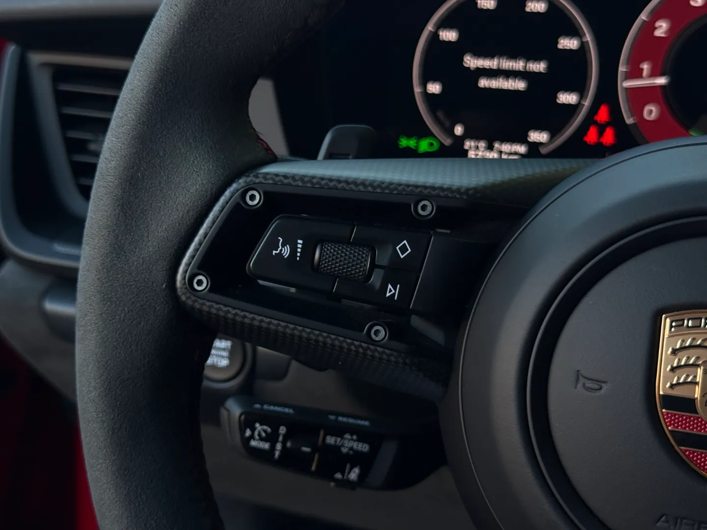 Porsche 911 Carrera 4 GTS Coupe — photo 75