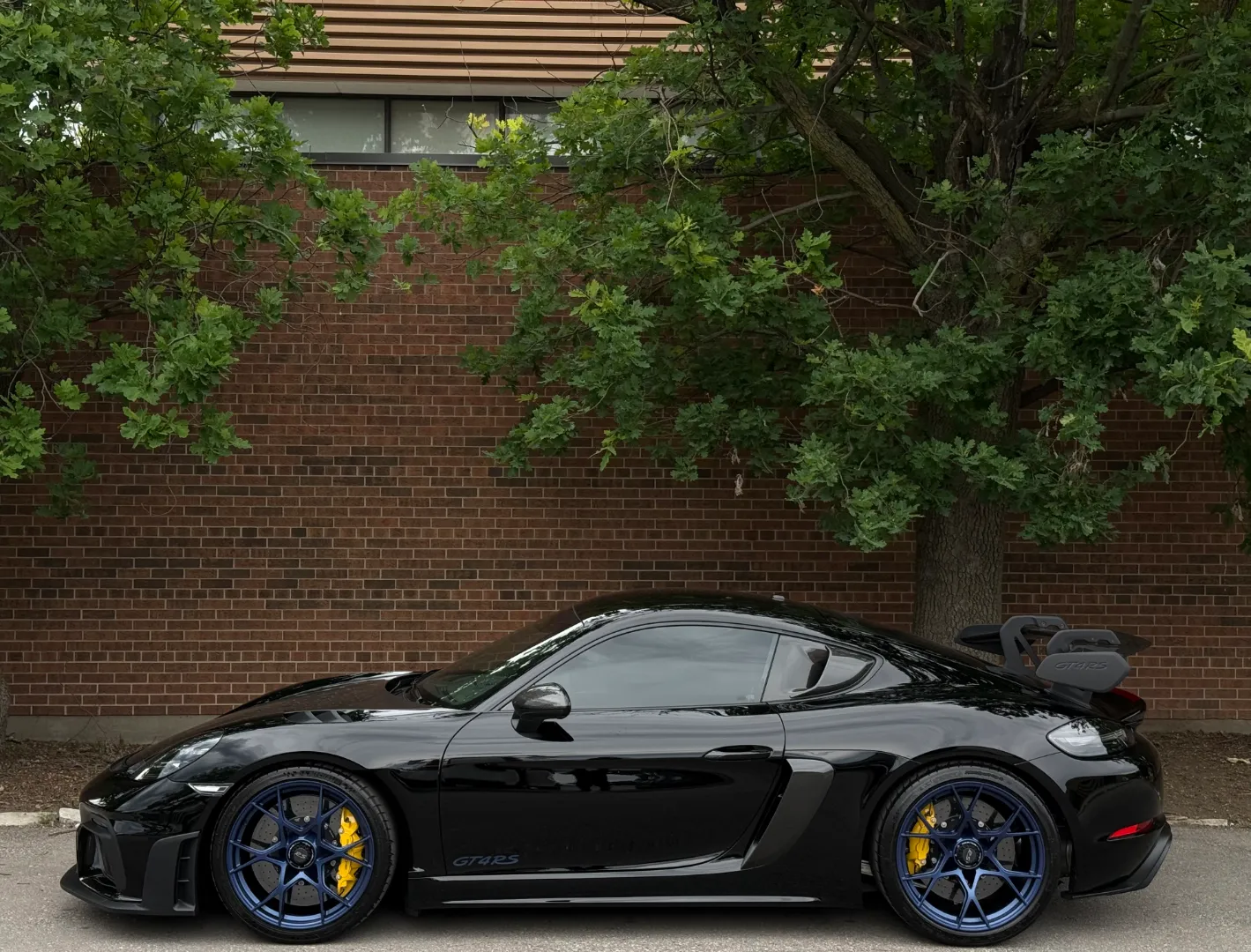 Porsche 718 Cayman GT4 RS Weissach Package — photo 11