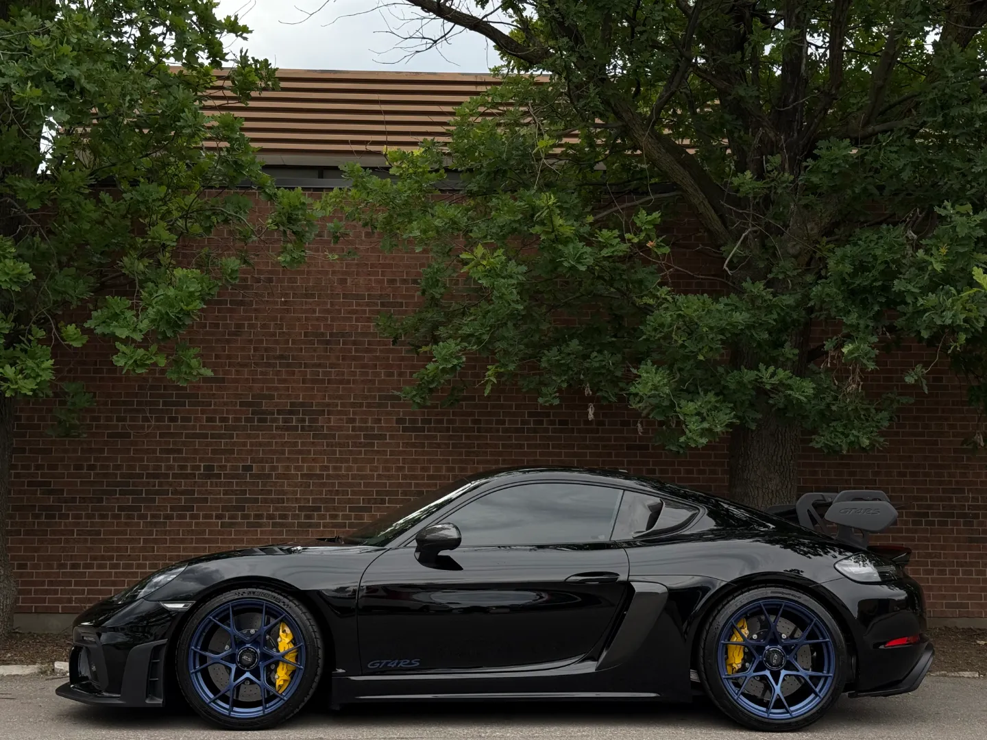 Porsche 718 Cayman GT4 RS Weissach Package — photo 12
