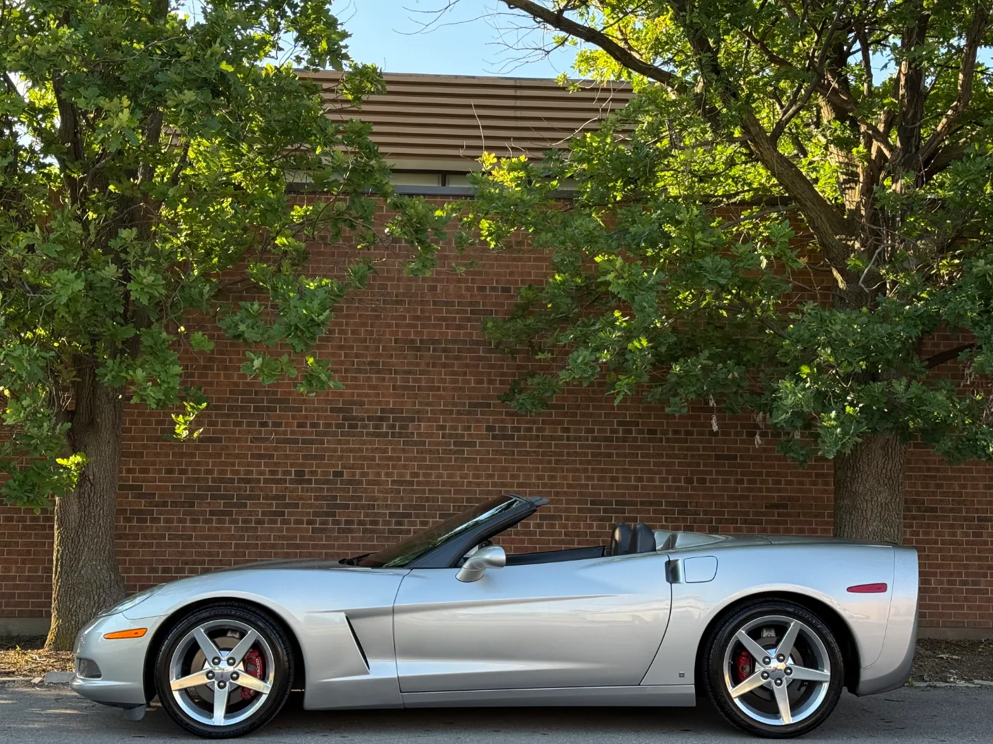 Chevrolet Corvette 3LT Convertible — photo 12