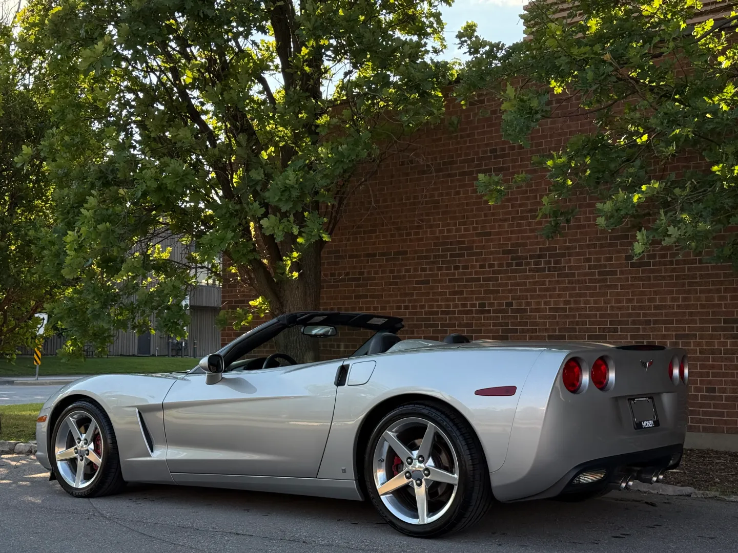 Chevrolet Corvette 3LT Convertible — photo 23