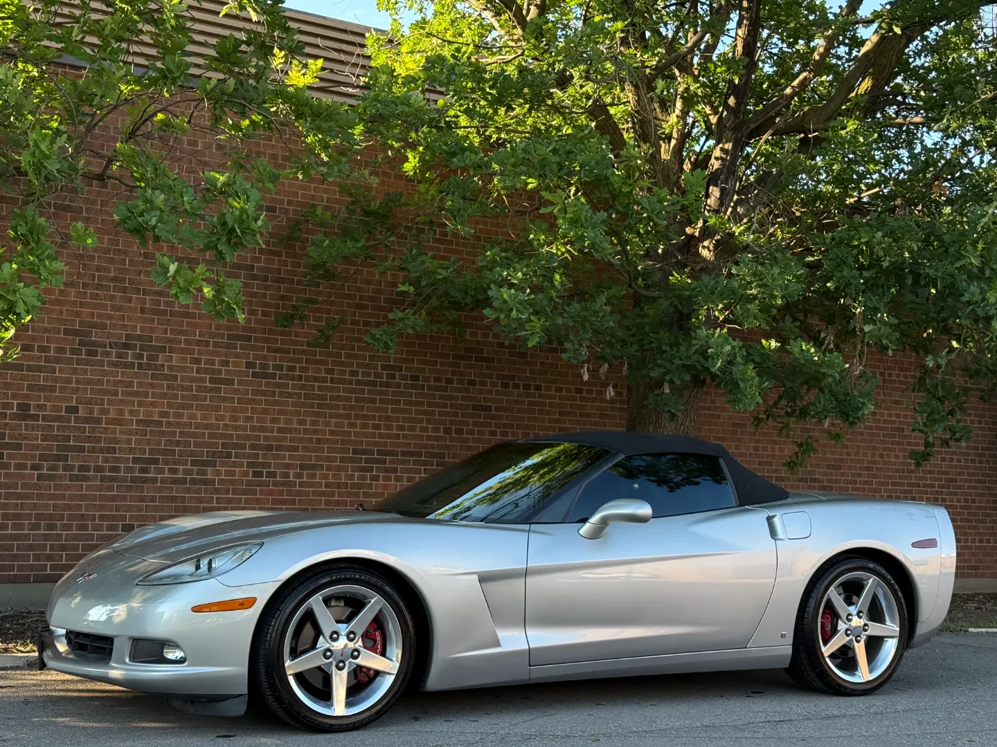 Chevrolet Corvette 3LT Convertible — photo 32